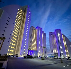 Exterior - Stunning 2 Bedroom Corner Beach Front Condominium Encantame C-1105 (Puerto Peñasco)