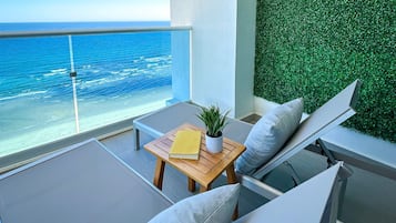 Kondominium, Beberapa Tempat Tidur, balkon, pemandangan samudra (Encantame Towers Velero 1105) | Pemandangan dari kamar