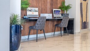 Kondominium, Beberapa Tempat Tidur, balkon, pemandangan samudra (Encantame Towers Velero 1105) | Pusat bisnis