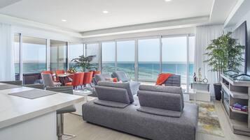 Condo, Multiple Beds, Balcony, Ocean View (Encantame Towers Verano 801) | Interior