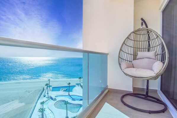 Appart'hôtel, plusieurs lits, balcon, vue océan (Encantame Towers Verano 801) | Terrasse/Patio