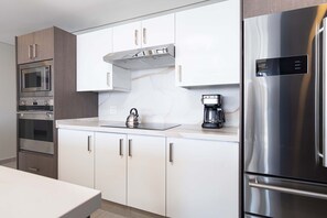 شقة - عدة أسرّة - بشرفة - بمنظر للمحيط (Encantame Towers Velero 705) | مطبخ خاص