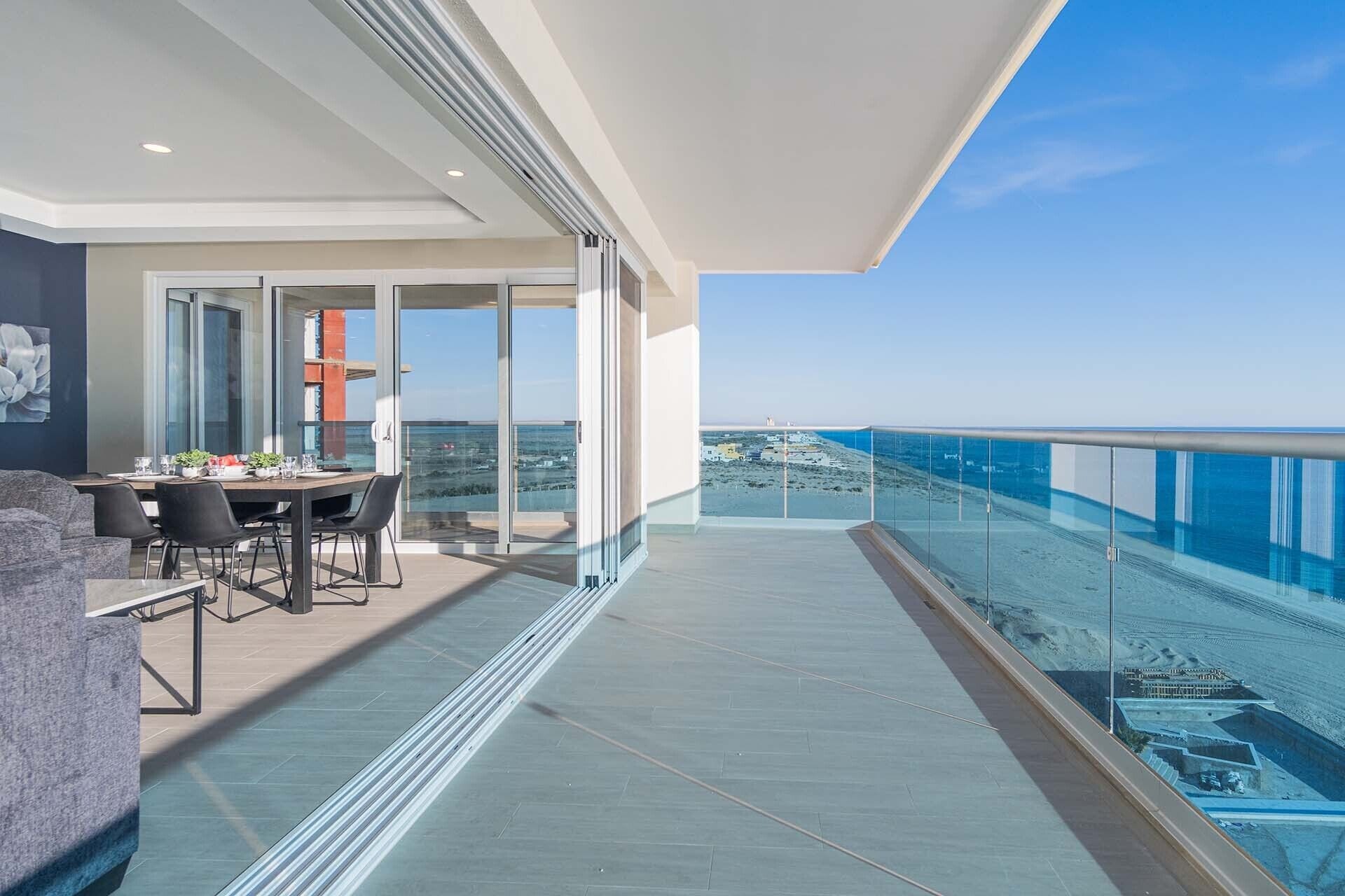 Condo, varias camas, balcón, vista al océano (Encantame Towers Velero 705) | Vista desde la habitación