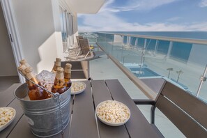 شقة - عدة أسرّة - بشرفة - بمنظر للمحيط (Encantame Towers Velero 705) | تناول الطعام بالخارج