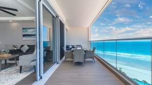 公寓式客房, 多张床, 阳台, 海洋景观 (Encantame Towers Viento 1102) | 室外用餐