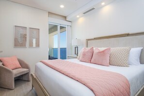 Appart'hôtel, plusieurs lits, balcon, vue océan (Encantame Towers Verano 1405) | 2 chambres, décoration personnalisée, ameublement personnalisé
