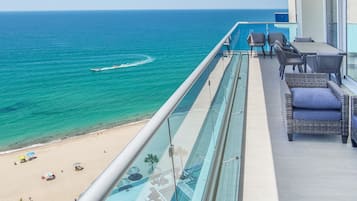 Condo, varias camas, balcón, vista al océano (Encantame Towers Verano 1405) | Vista desde la habitación