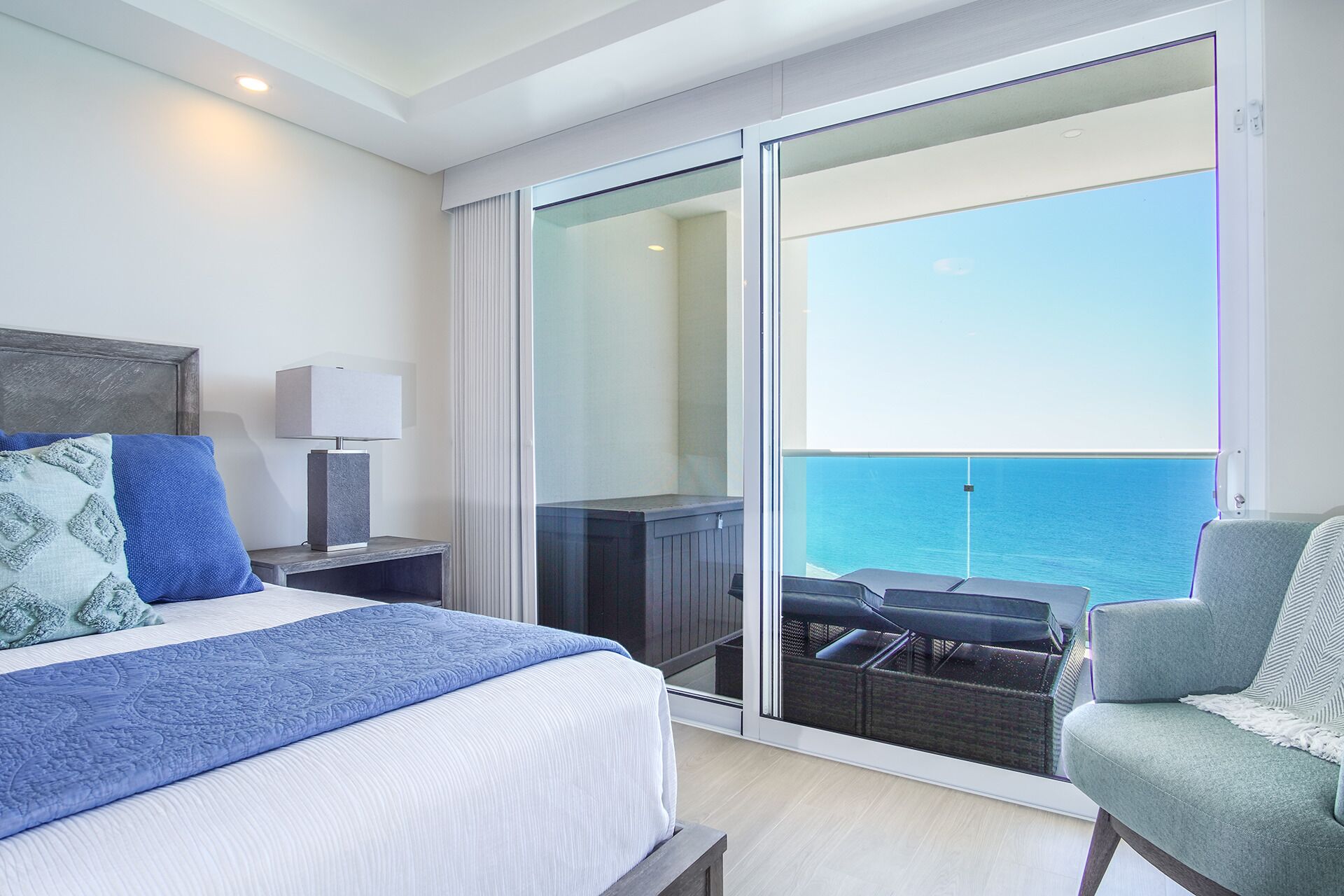 Appart'hôtel, plusieurs lits, balcon, vue océan (Encantame Towers Verano 1405)