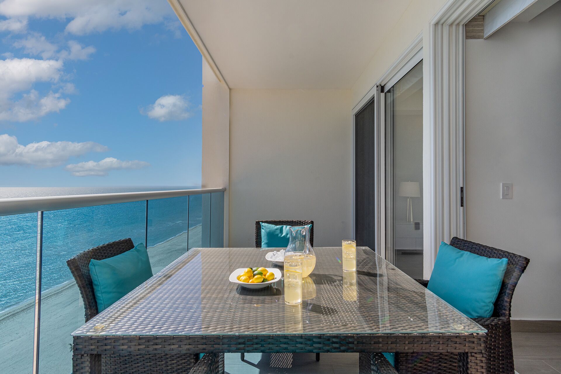 Apartment, 1 King-Bett und Schlafsofa, Balkon, Meerblick (Encantame Towers Velero 1103) | Speisen im Freien