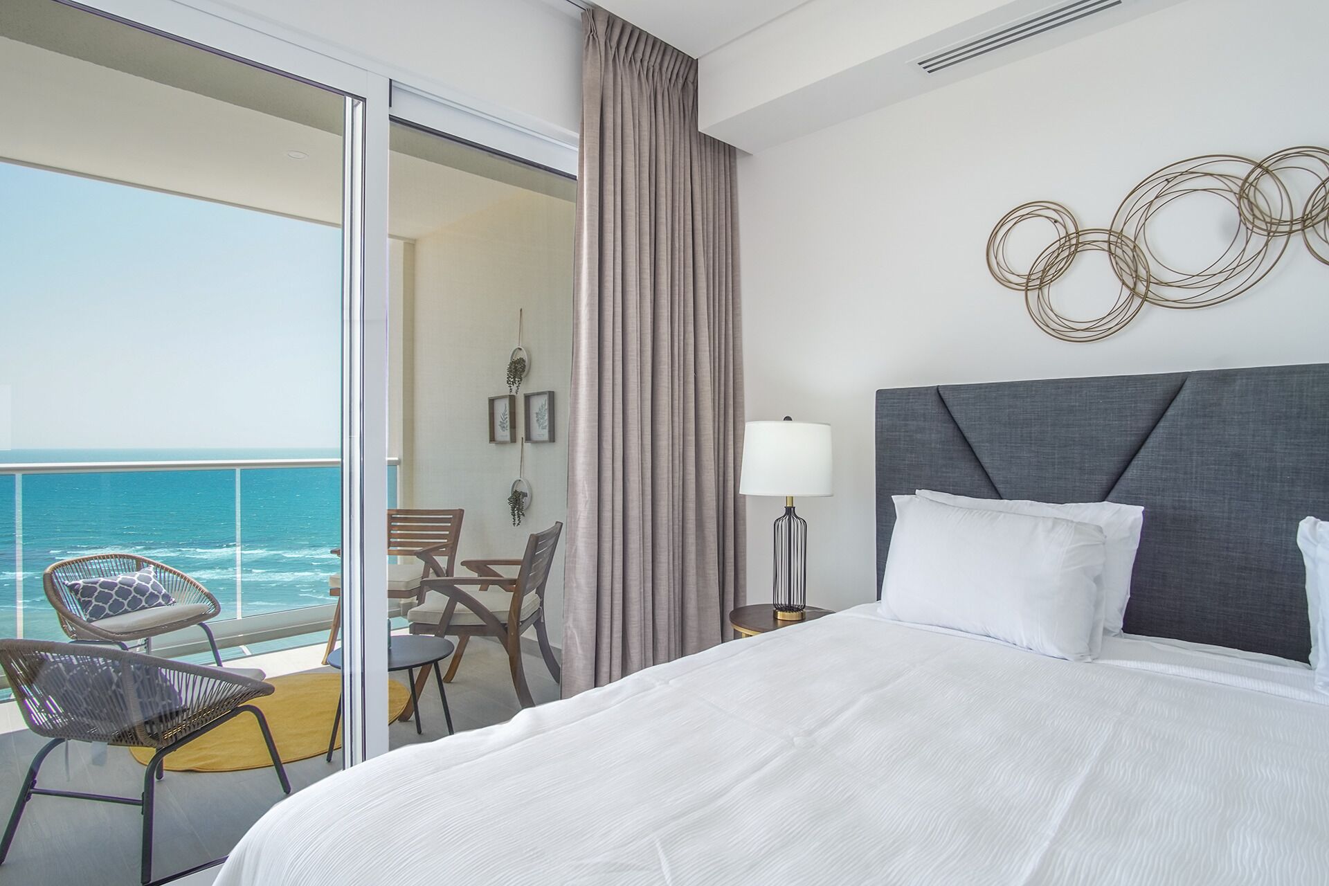 Apartment, Mehrere Betten, Balkon, Meerblick (Encantame Towers Verano 1402) | 2 Schlafzimmer, individuell dekoriert, individuell eingerichtet