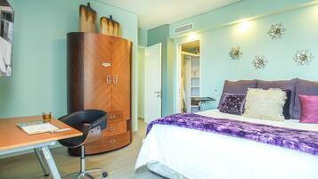 2 bedrooms, individually decorated, individually furnished