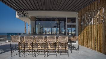 Condo, Multiple Beds, Balcony, Ocean View (Encantame Towers Viento 1004) | Bar (on property)