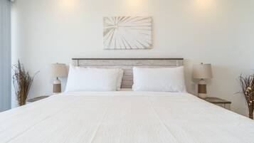 Condo, Multiple Beds, Balcony, Ocean View (Encantame Towers Viento 802) | 2 bedrooms, individually decorated, individually furnished