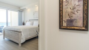 Condo, varias camas, balcón, vista al océano (Encantame Towers Viento 802) | 2 habitaciones, decoración personalizada y muebles diferentes 