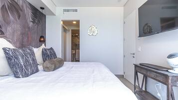 Condo, 1 King Bed with Sofa bed, Balcony, Ocean View (Encantame Towers Viento 803) | 1 bedroom, individually decorated, individually furnished, bed sheets