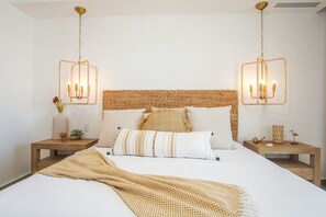Condo, varias camas, balcón, vista al océano (Encantame Towers Verano 204) | 2 habitaciones, decoración personalizada y muebles diferentes