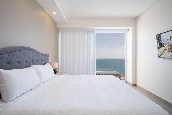 3 habitaciones, decoración personalizada y muebles diferentes 