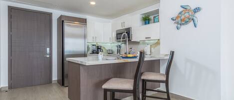 Leilighet, 1 kingsize-seng med sovesofa, balkong, havutsikt (Encantame Towers Velero 1403) | Eget kjøkken | Spisebord