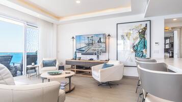 Condo, Multiple Beds, Balcony, Ocean View (Encantame Towers Velero 2105) | Interior