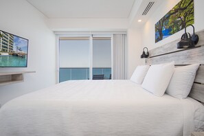 Lägenhet - 1 kingsize-säng med bäddsoffa - balkong - havsutsikt (Encantame Towers Velero 2303) | 1 sovrum, individuell inredning, unika möbler och sängkläder