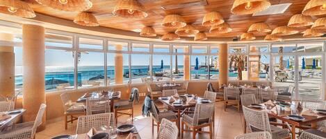 Condo, 1 King Bed with Sofa bed, Balcony, Ocean View (Encantame Towers Velero 2303) | Dining