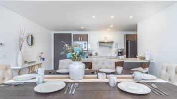 Condo, Multiple Beds, Balcony, Ocean View (Encantame Towers Viento 1202) | Private kitchen