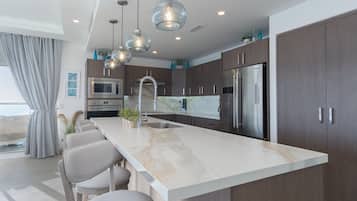 Lägenhet - flera sängar - balkong - havsutsikt (Encantame Towers Velero 1901) | Eget kök