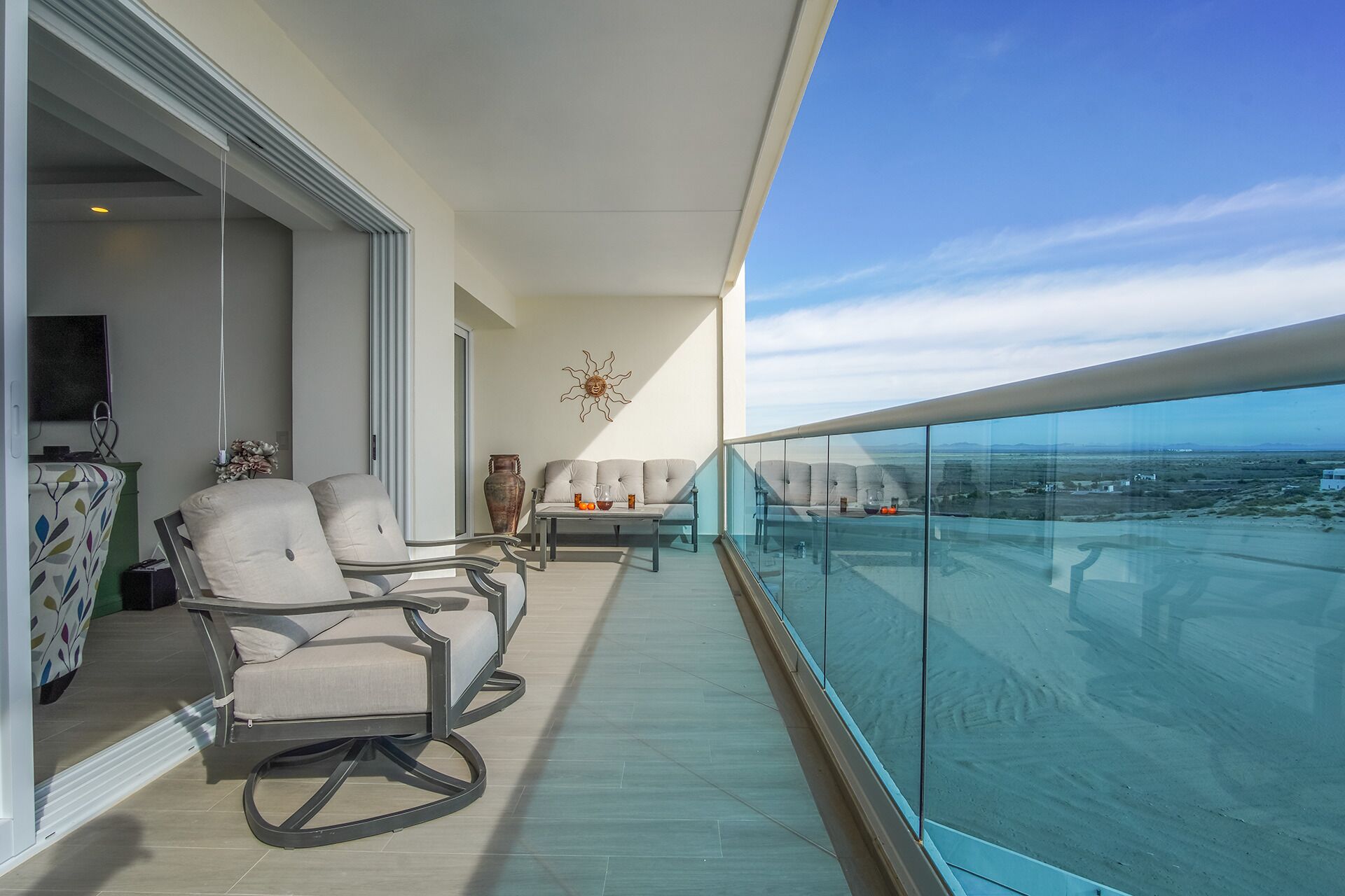 Condo, varias camas, balcón, vista al océano (Encantame Towers Verano 604) | Vista desde la habitación