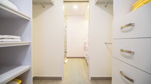 Appart'hôtel, plusieurs lits, balcon, vue océan (Encantame Towers Verano 104) | Intérieur