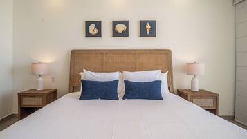 Appart'hÎtel, plusieurs lits, balcon, vue océan (Encantame Towers Verano 104)