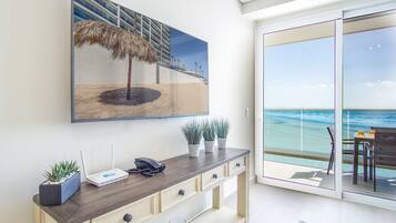 Condo, 1 King Bed with Sofa bed, Balcony, Ocean View (Encantame Towers Verano 503) | Interior