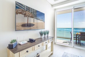 Condo, 1 King Bed with Sofa bed, Balcony, Ocean View (Encantame Towers Verano 503) | Interior