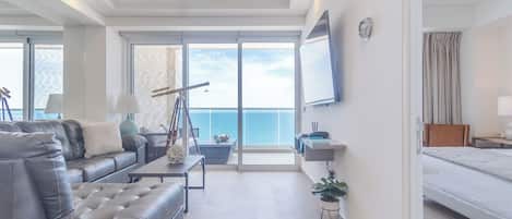 คอนโด, เตียงคิงไซส์ 1 เตียง และโซฟาเบด, ระเบียง, วิวทะเล (Encantame Towers Viento 1203) | 1 ห้องนอน, ห้องพักตกแต่งอย่างมีเอกลักษณ์, ตกแต่งพิเศษโดยเฉพาะ