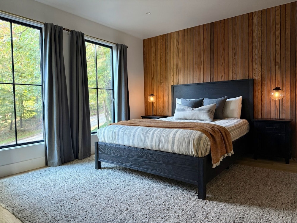 Stay Solid Riverside Bell Riverside Loft for Mid-Term Stays in Sandy Springs / North Atlanta ...
