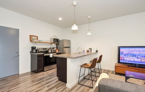 First Floor Apartment Downtown Clarksville