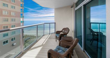 Oceanfront 9th Floor Newly Renovated Luxury, Pools and Lazy River, Family Oasis