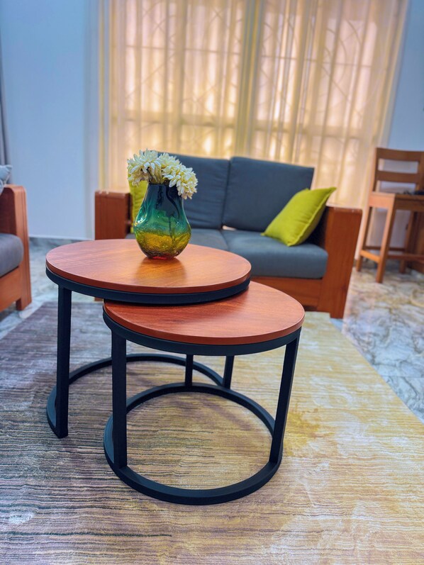 Appartement Économique, balcon, vue ville | Coin séjour