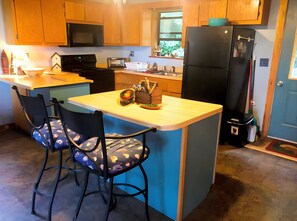 Mikroaaltouuni, uuni, liesi, astianpesukone