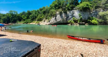 Buffalo River Nature Cabin — Lush Green Hills, Calm Winds, and Endless Serenity.