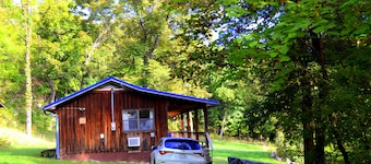 Buffalo River Nature Cabin — Lush Green Hills, Calm Winds, and Endless Serenity.