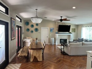 Televisión, chimenea