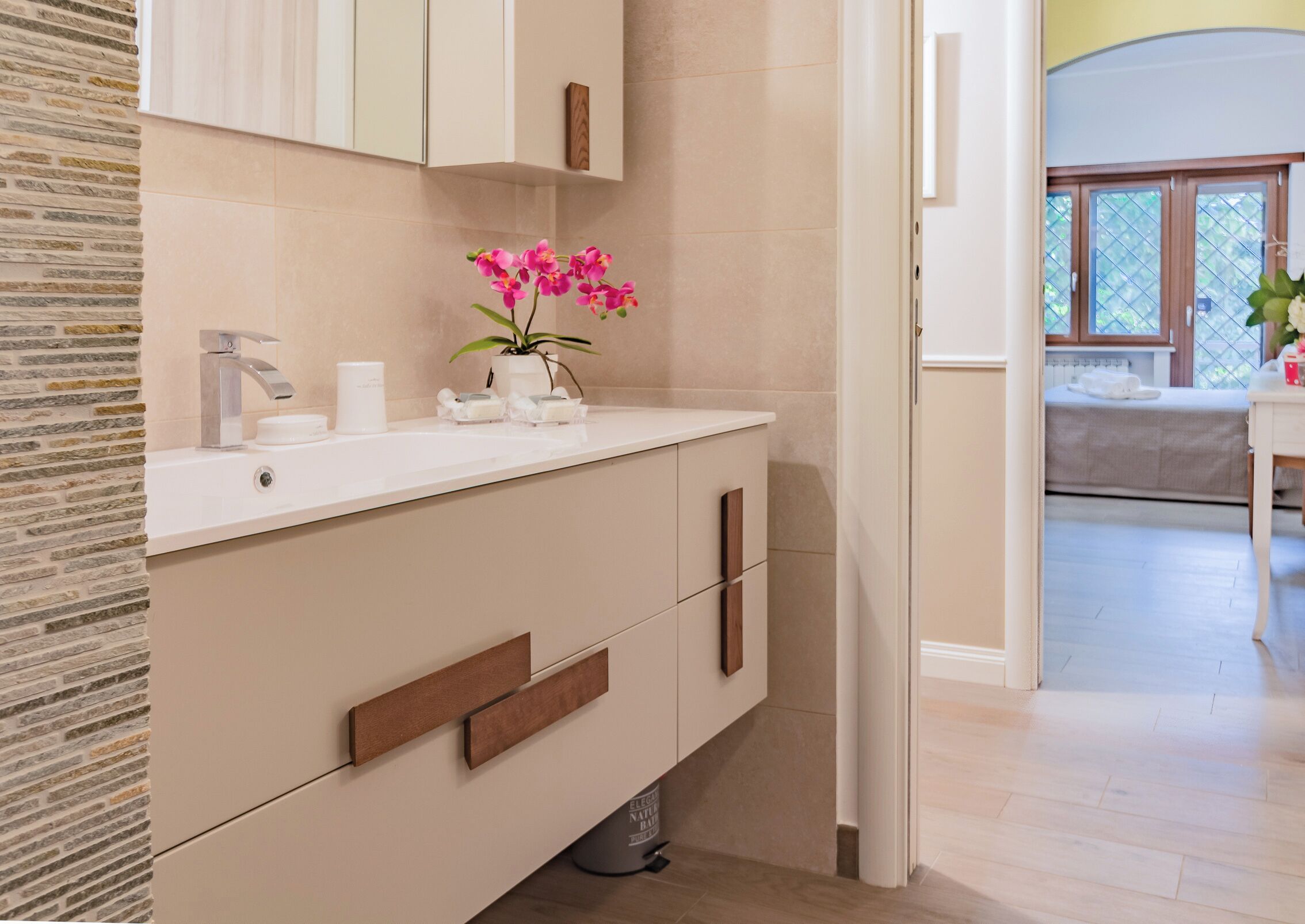 Dusche, Haartrockner, Bidet, Handtücher