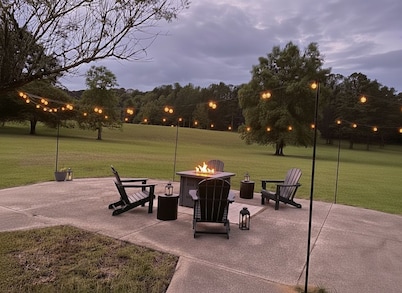 Spacious 4BR Retreat for Families + Groups · Deck + Views