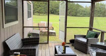 Fabulous 4-bedroom cottage with AC in charming Caddo Gap