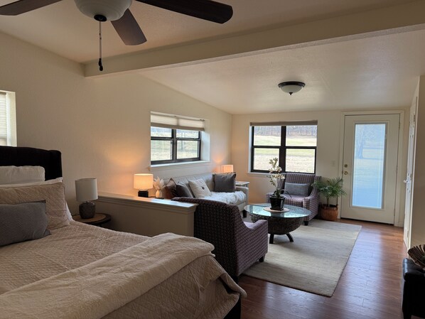 4 bedrooms, free WiFi, bed sheets, wheelchair access