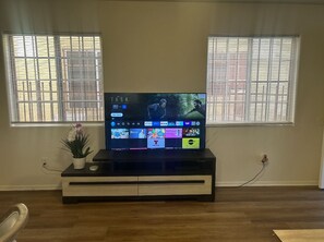 Interior - Cozy  2-bedroom apartment in Los Angeles (Los Angeles)