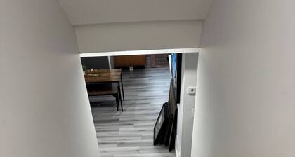 Entire Guest Suite in Beautiful Part of Calgary