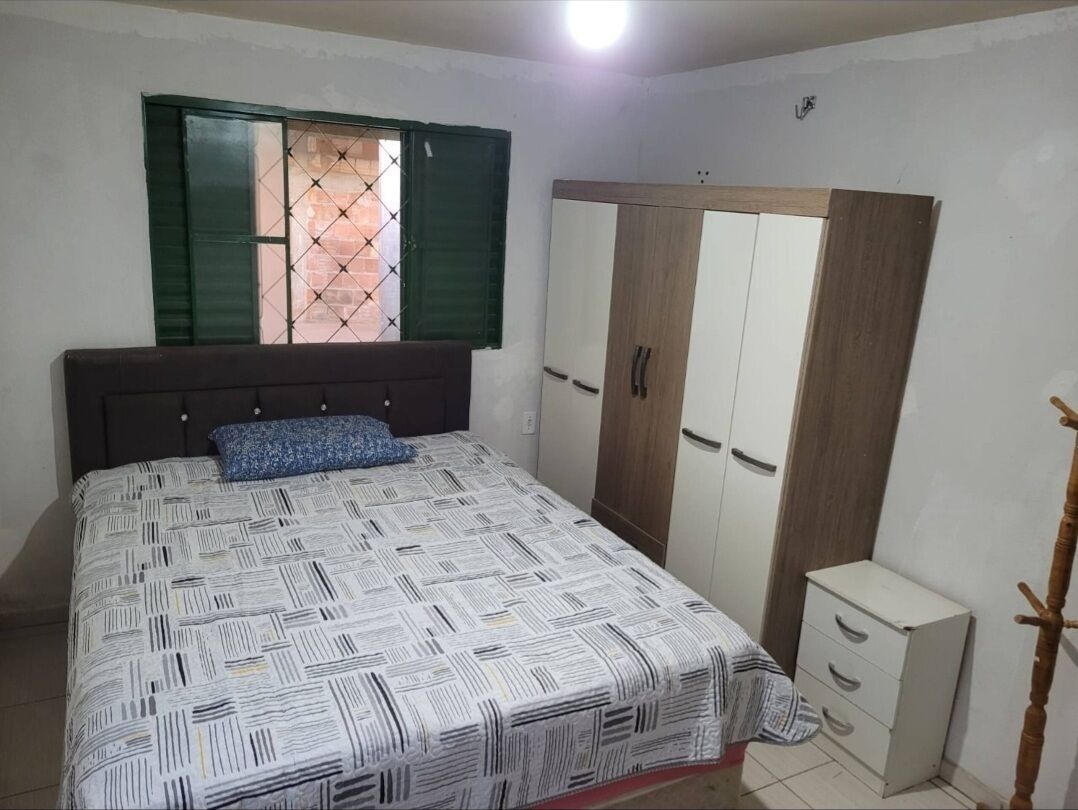 1 quarto, acesso à internet, roupa de cama