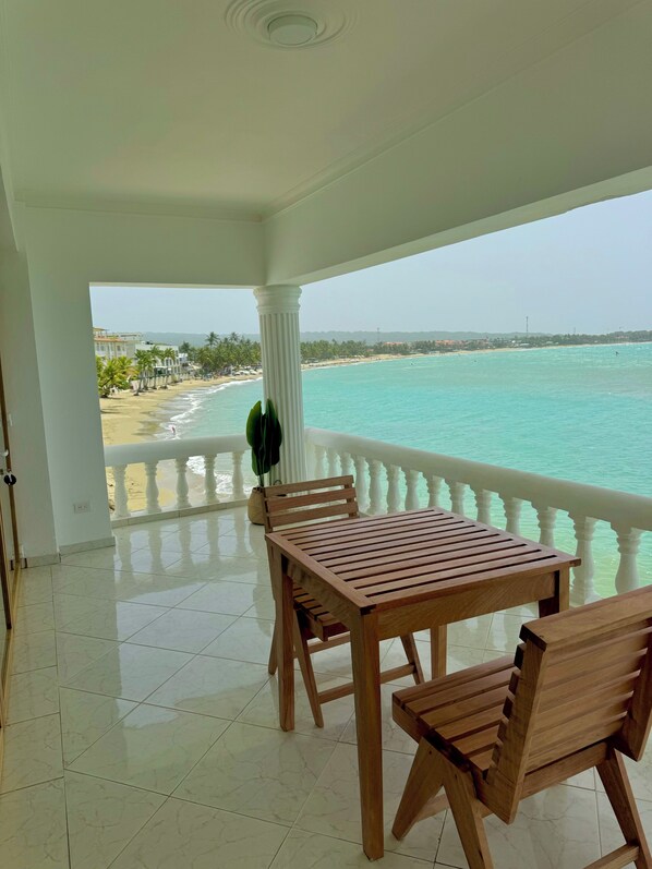 خزنة داخل الغرفة وستائر تعتيم وواي فاي مجانًا