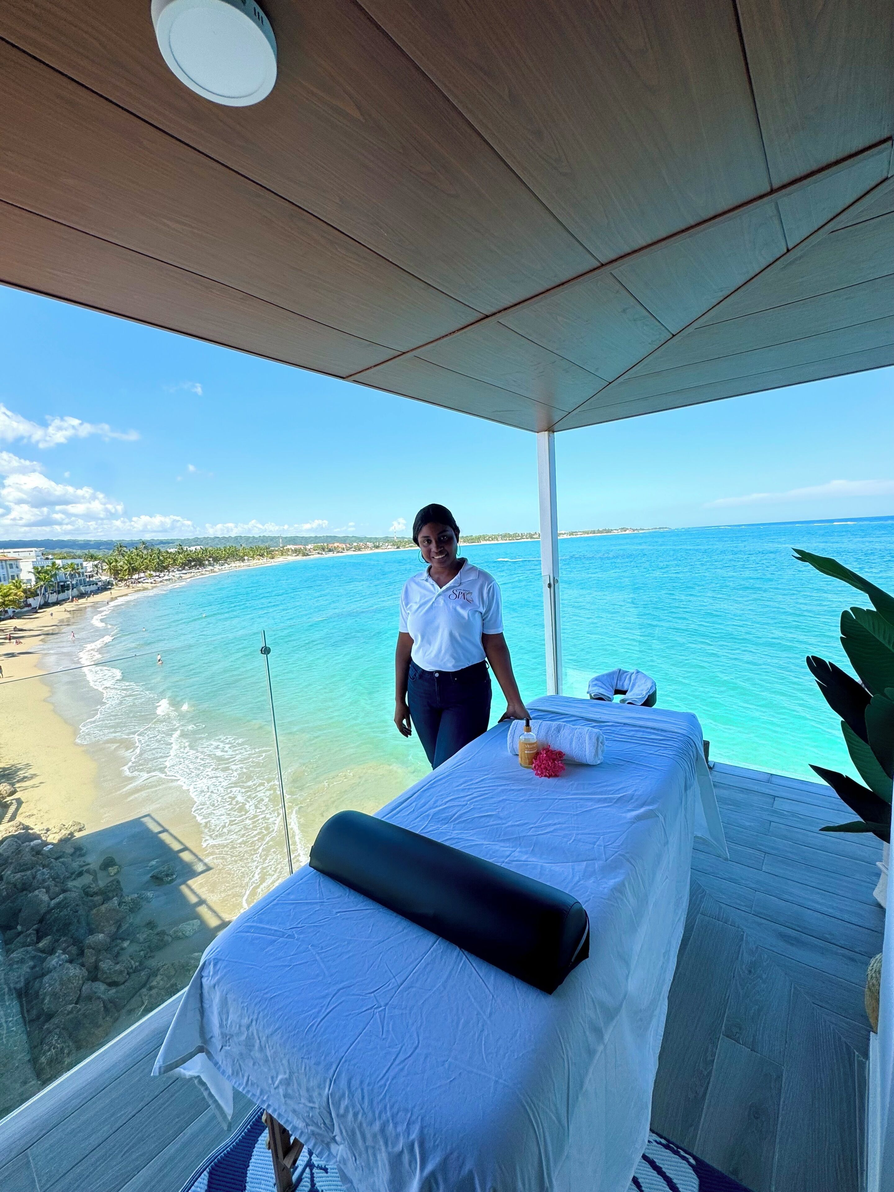 Aromaterapi, dypvevsmassasje, ansiktsbehandlinger og manikyr og pedikyr